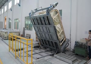 The water must then be thoroughly drained from the hot tub prior to packing